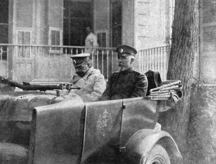Framed Print : La capitulation Bulgare; Le general Loukof, accompagne d'un officier bulgare, quitte... 1918. Creator: Unknown Framed Print : La capitulation Bulgare; Le general Loukof, accompagne d'un officier bulgare, quitte... 1918. Creator: Unknown