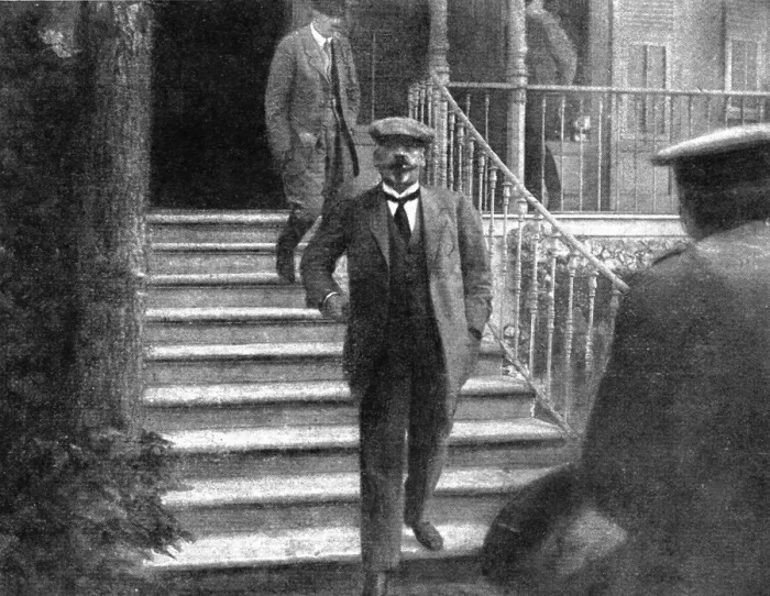 Framed Print : La capitulation Bulgare; le ministre des Finances, M. Liaptchef, sortant de la maison ou... 1918. Creator: Unknown Framed Print : La capitulation Bulgare; le ministre des Finances, M. Liaptchef, sortant de la maison ou... 1918. Creator: Unknown