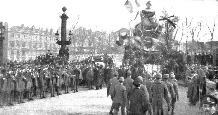 Framed Print : La delivrance de l'Alsace et de la Lorraine celebree a Paris le 17 novembre 1918. Creator: Unknown Framed Print : La delivrance de l'Alsace et de la Lorraine celebree a Paris le 17 novembre 1918. Creator: Unknown