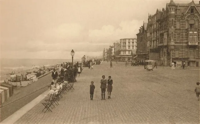 Framed Print : La Digue, (The Promenade), c1900. Creator: Unknown Framed Print : La Digue, (The Promenade), c1900. Creator: Unknown