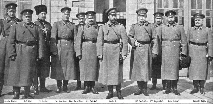 Framed Print : La Fin d'une Regime et d'un Regne; La suite au quartier general de Mohilev; a gauche... 1917. Creator: Unknown Framed Print : La Fin d'une Regime et d'un Regne; La suite au quartier general de Mohilev; a gauche... 1917. Creator: Unknown