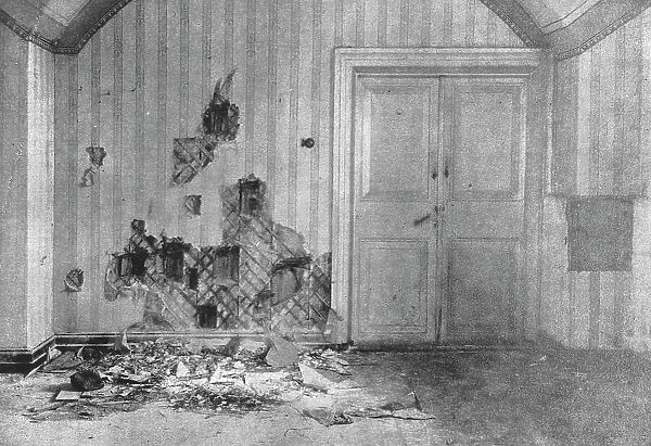'La fin tragique des Romanof; La chambre ou fut massacree la famille imperiale et... 1918. Creator: Unknown