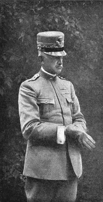 Framed Print : La grande attaque du Carso (aout 1916); le duc d'Aoste, qui commande l'armee de l'Isonzo, 1916 Creator: Unknown Framed Print : La grande attaque du Carso (aout 1916); le duc d'Aoste, qui commande l'armee de l'Isonzo, 1916 Creator: Unknown