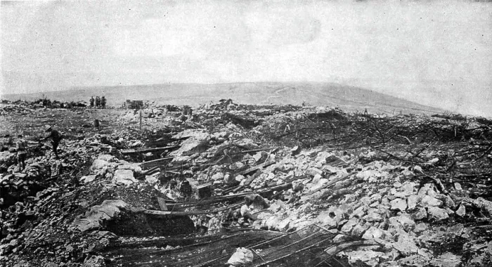 Framed Print : La grande attaque du Carso (aout 1916); Tranchees autrichiennes du Monte San Michele, 1916. Creator: Unknown Framed Print : La grande attaque du Carso (aout 1916); Tranchees autrichiennes du Monte San Michele, 1916. Creator: Unknown