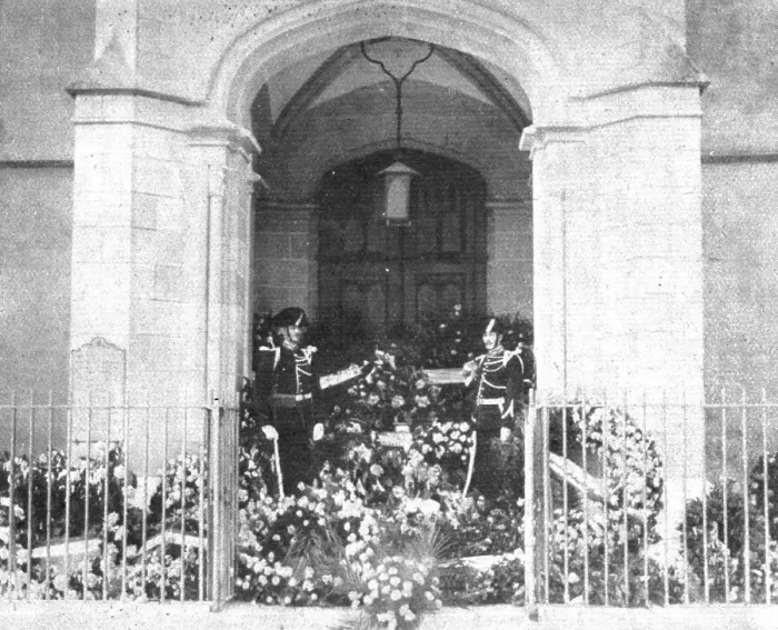 Framed Print : La Guerre a L'Allemande'; A Geneve: exposition, sous le porche du temple de Plainpalais... 1918. Creator: Unknown. La Guerre a L'Allemande'; A Geneve: exposition, sous le porche du temple de Plainpalais... 1918. Creator: Unknown Framed Print : La Guerre a L'Allemande'; A Geneve: exposition, sous le porche du temple de Plainpalais... 1918. Creator: Unknown. La Guerre a L'Allemande'; A Geneve: exposition, sous le porche du temple de Plainpalais... 1918. Creator: Unknown