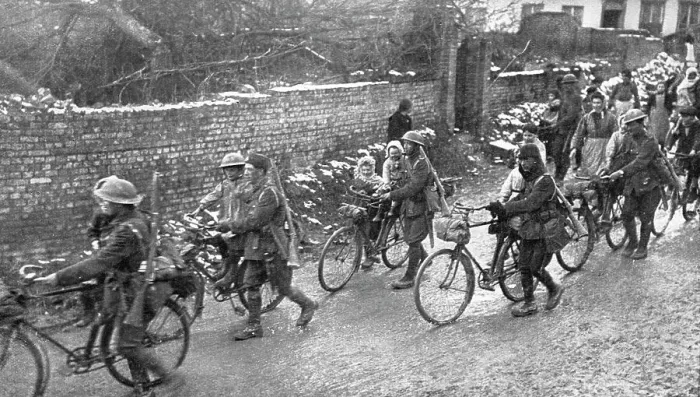 Framed Print : De la joie pour Tous; Entoures par les enfants d'un village reconquis, des cyclistes anglais ont i Creator: Unknown Framed Print : De la joie pour Tous; Entoures par les enfants d'un village reconquis, des cyclistes anglais ont i Creator: Unknown
