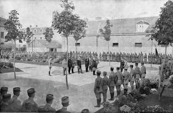 Framed Print : La Medaille Militaire de Petain; Le 23 aout 1918, au grand quartier general, a provins... 1918. Creator: Unknown Framed Print : La Medaille Militaire de Petain; Le 23 aout 1918, au grand quartier general, a provins... 1918. Creator: Unknown