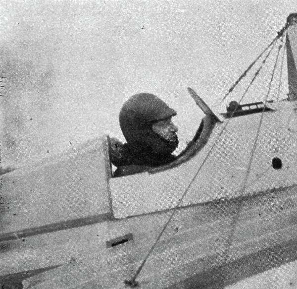 La mort de Brindejonc des Moulinais; Brindejonc photographie avant son dernier depart, 1916. Creator: Unknown