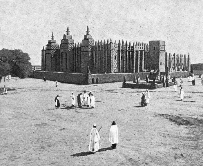 Framed Print : La mosquee de Djenne reconstruite en 1907, d'apres les plans de l'ancienne; L'Ouest Africain, 1914. Creator: Unknown Framed Print : La mosquee de Djenne reconstruite en 1907, d'apres les plans de l'ancienne; L'Ouest Africain, 1914. Creator: Unknown