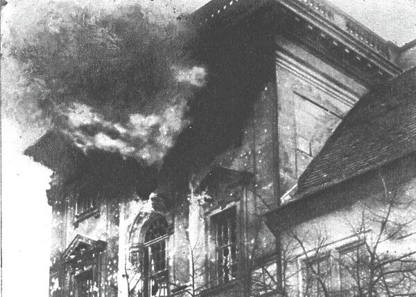 La Nouvelle Europe; la guerre civile a Berlin; Eclatement d'un obus au deuxieme etage... 1918. Creator: Unknown