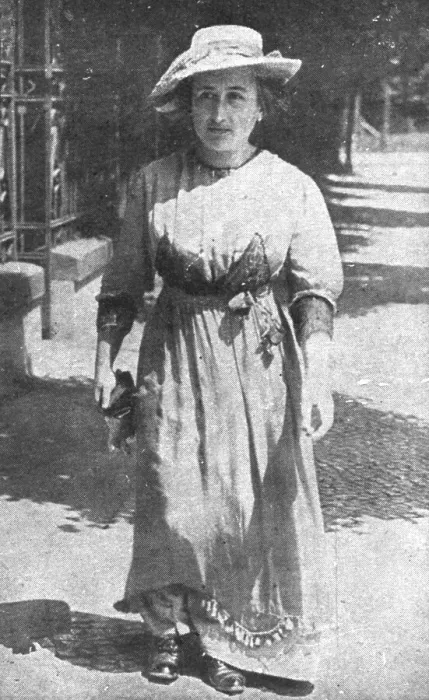 Framed Print : La Nouvelle Europe; les elections Allemandes; Rosa Luxembourg qui fut massacree par son... 1919. Creator: Unknown Framed Print : La Nouvelle Europe; les elections Allemandes; Rosa Luxembourg qui fut massacree par son... 1919. Creator: Unknown