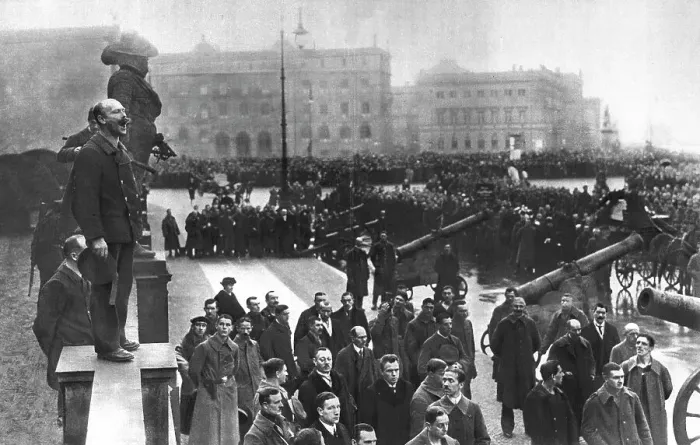 Framed Print : La Nouvelle Europe; pendant la treve des morts; spectacle unique a Berlin: le 29 decembre 1918. Creator: Unknown Framed Print : La Nouvelle Europe; pendant la treve des morts; spectacle unique a Berlin: le 29 decembre 1918. Creator: Unknown