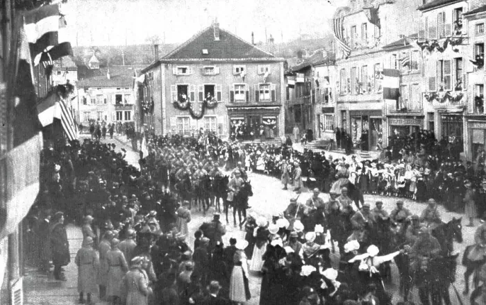 Framed Print : La patrie retrouvee; A Morhange, le 18 novembre: de jeunes Lorraines fleurissent les... 1918. Creator: Unknown