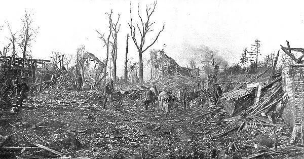 De la Picardie au Chemin des Dames; les troupes d'assaut americaines dans les ruines... 1918. Creator: Unknown