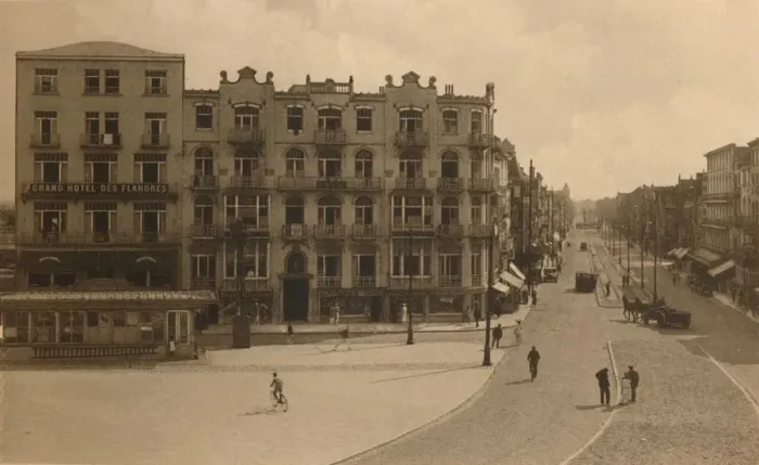 Framed Print : La Place Publique et l Avenue Lippens, (Town Square and Avenue Lippens), c1900 Framed Print : La Place Publique et l Avenue Lippens, (Town Square and Avenue Lippens), c1900