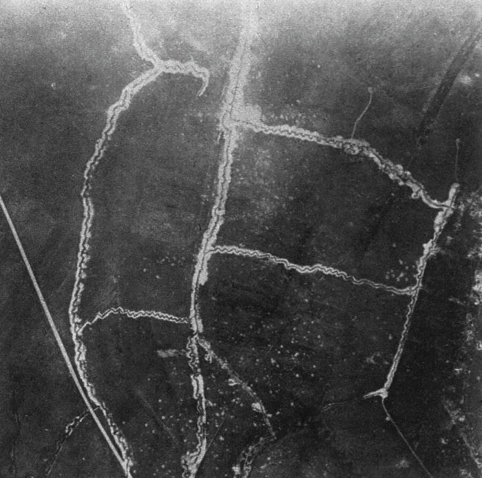 Framed Print : La preparation de l'offensive de la Somme; destruction des tranchees ennemies, 1.La... 1916. Creator: Unknown Framed Print : La preparation de l'offensive de la Somme; destruction des tranchees ennemies, 1.La... 1916. Creator: Unknown