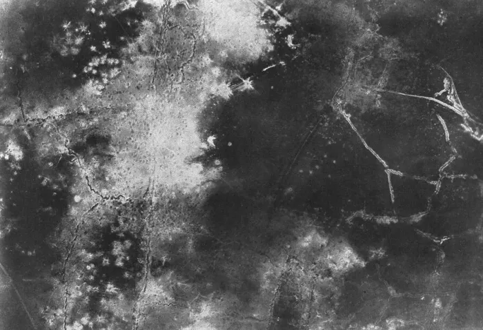 Framed Print : La preparation de l'offensive de la Somme; destruction des tranchees ennemies, 3.Photo... 1916. Creator: Unknown Framed Print : La preparation de l'offensive de la Somme; destruction des tranchees ennemies, 3.Photo... 1916. Creator: Unknown