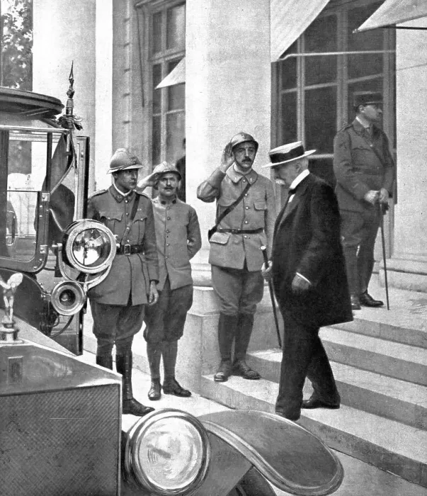 Framed Print : La resolution des allies; A la sortie du conseil interallie de Versailles, le 3 juin 1918... 1918. Creator: Unknown Framed Print : La resolution des allies; A la sortie du conseil interallie de Versailles, le 3 juin 1918... 1918. Creator: Unknown