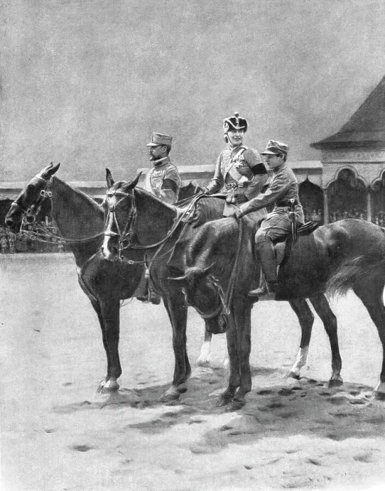 Framed Print : La Roumanie dans la Guerre; Les souverains de Roumanie et leur second fils pendant une revue a Buca Creator: Unknown Framed Print : La Roumanie dans la Guerre; Les souverains de Roumanie et leur second fils pendant une revue a Buca Creator: Unknown