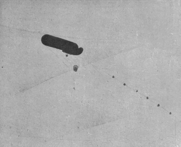 Framed Print : La Saucisse'; Le parachute commence a se deployer, 1916. Creator: Unknown. La Saucisse'; Le parachute commence a se deployer, 1916. Creator: Unknown Framed Print : La Saucisse'; Le parachute commence a se deployer, 1916. Creator: Unknown. La Saucisse'; Le parachute commence a se deployer, 1916. Creator: Unknown