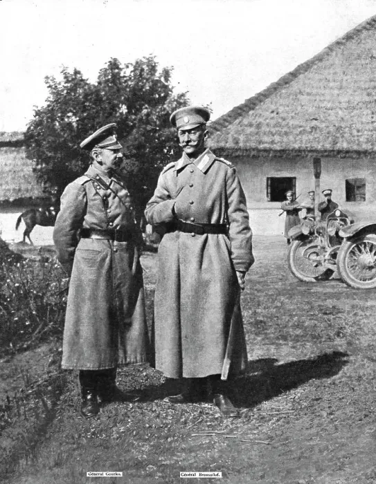 Framed Print : La Supreme Offensive Russe; Le general Broussilof generalissime Russe; A sa droite, Le... 1917. Creator: Unknown Framed Print : La Supreme Offensive Russe; Le general Broussilof generalissime Russe; A sa droite, Le... 1917. Creator: Unknown