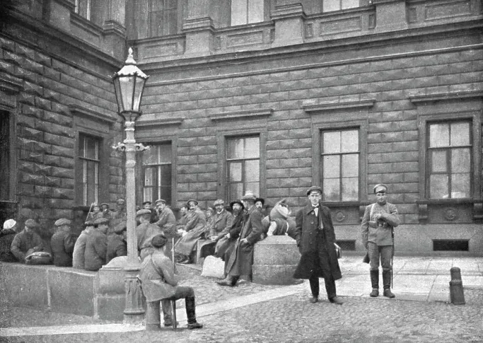 Framed Print : La terreur Rouge; La Bourgeoisie traquee; groupe d'otages arretes par les Rouges devant... 1918 Creator: Robert Vaucher. La terreur Rouge; La Bourgeoisie traquee; groupe d'otages arretes par les Rouges devant Framed Print : La terreur Rouge; La Bourgeoisie traquee; groupe d'otages arretes par les Rouges devant... 1918 Creator: Robert Vaucher. La terreur Rouge; La Bourgeoisie traquee; groupe d'otages arretes par les Rouges devant