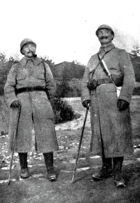 Framed Print : La victoire de Douaumont; le lieutenant-colonel Regnier ( a droite ), commandant le... 1916. Creator: Unknown Framed Print : La victoire de Douaumont; le lieutenant-colonel Regnier ( a droite ), commandant le... 1916. Creator: Unknown