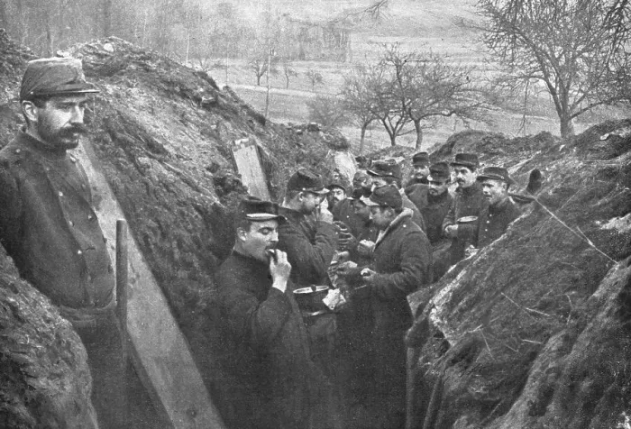Framed Print : La vie en Campagne; On la mange souvent debout et a la hate, le fusil a portee de la main, 1914. Creator: Unknown Framed Print : La vie en Campagne; On la mange souvent debout et a la hate, le fusil a portee de la main, 1914. Creator: Unknown