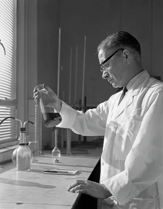 Framed Print : Lab technician at a steelworks in Sheffield, South Yorkshire, 1963 Framed Print : Lab technician at a steelworks in Sheffield, South Yorkshire, 1963
