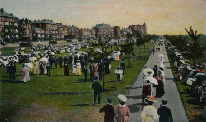 Framed Print : The Ladies Mile, Southsea, c1905 Framed Print : The Ladies Mile, Southsea, c1905