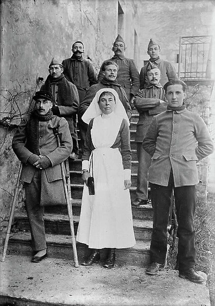 Lady Baird & wounded at Chambery, 19 June 1918. Creator: Bain News Service. Lady Baird & wounded at Chambery, 19 June 1918. Creator: Bain News Service