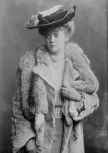 Lady Gwendoline Guinness, 1912. Creator: Bain News Service
