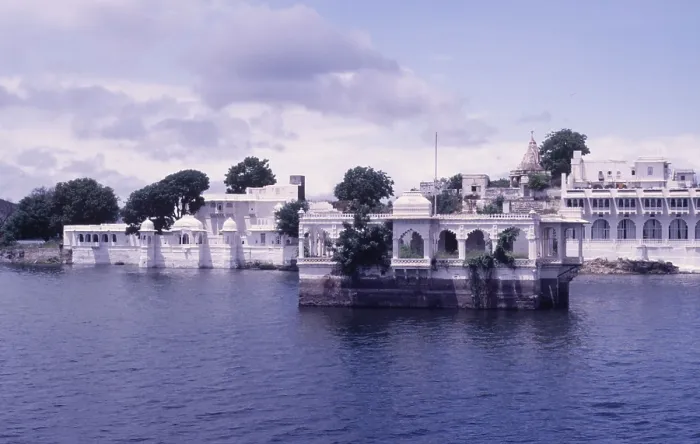 Framed Print : Lake Palace, Udaipur, India, 1988. Creator: Amanda Waite Framed Print : Lake Palace, Udaipur, India, 1988. Creator: Amanda Waite