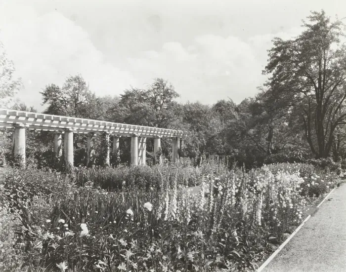 Framed Print : Lake Terrace, John Stoughton Newberry, Jr. house, 99 Lake Shore Drive, Grosse Pointe... 1917. Creator: Frances Benjamin Johnston. Lake Terrace, John Stoughton Newberry, Jr. house, 99 Lake Shore Drive, Grosse Pointe... 1917 Framed Print : Lake Terrace, John Stoughton Newberry, Jr. house, 99 Lake Shore Drive, Grosse Pointe... 1917. Creator: Frances Benjamin Johnston. Lake Terrace, John Stoughton Newberry, Jr. house, 99 Lake Shore Drive, Grosse Pointe... 1917