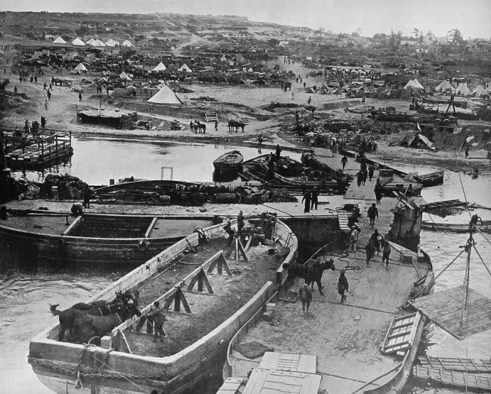 Framed Print : Landing beach at Sedd el Bahr, as British troops arrived on the Peninsula, 1915 Framed Print : Landing beach at Sedd el Bahr, as British troops arrived on the Peninsula, 1915
