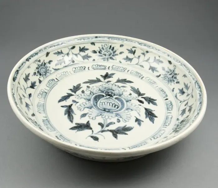Framed Print : Large Dish with Pomegranate and Leaf Design, Late 15th / early 16th century Framed Print : Large Dish with Pomegranate and Leaf Design, Late 15th / early 16th century