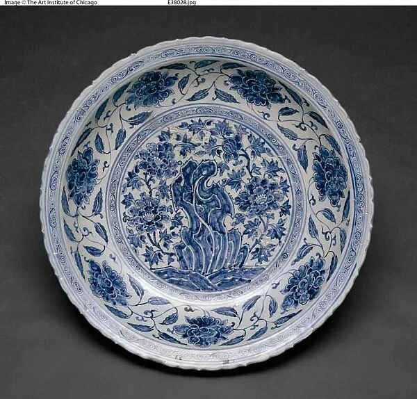 Large Foliate Dish with Garden Rock and Plants, Ming dynasty