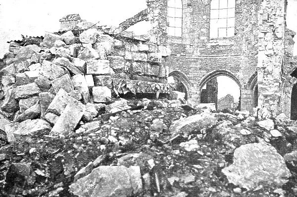 De L'Argonne aux Flandres; Les ruines de Montfaucon; vue generale de la ville et... 1918. Creator: Unknown