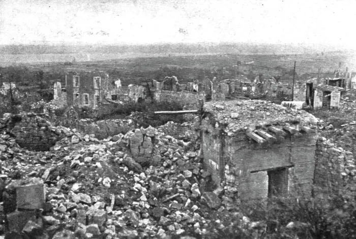 Framed Print : De L'Argonne aux Flandres; Les ruines de Montfaucon; vue generale de la ville et... 1918. Creator: Unknown Framed Print : De L'Argonne aux Flandres; Les ruines de Montfaucon; vue generale de la ville et... 1918. Creator: Unknown