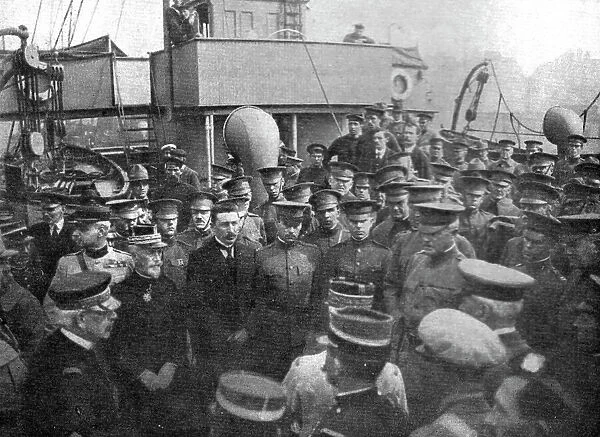 L'Arrivee du General Pershing; Les receptions officielles a bord de l'Invicta, 1917. Creator: Unknown