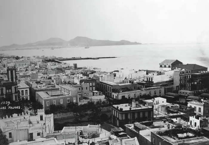 Framed Print : Las Palmas, Gran Canaria, Canary Islands, Spain, c1920s-c1930s(?) Framed Print : Las Palmas, Gran Canaria, Canary Islands, Spain, c1920s-c1930s(?)