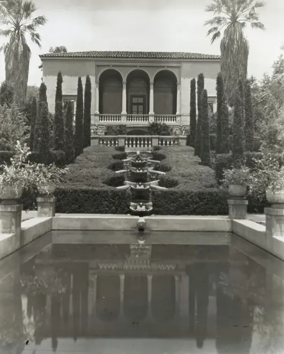 Framed Print : Las Tejas, Oakleigh Thorne house, 170 Picacho Road, Montecito, California, 1923. Creator: Frances Benjamin Johnston. Las Tejas, Oakleigh Thorne house, 170 Picacho Road, Montecito, California, 1923. Creator: Frances Benjamin Johnston Framed Print : Las Tejas, Oakleigh Thorne house, 170 Picacho Road, Montecito, California, 1923. Creator: Frances Benjamin Johnston. Las Tejas, Oakleigh Thorne house, 170 Picacho Road, Montecito, California, 1923. Creator: Frances Benjamin Johnston