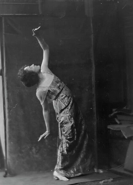 Lasell, Hildegarde, Miss, portrait photograph, 1916. Creator: Arnold Genthe