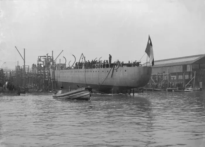 Framed Print : The launch of Almirante Simpson at J. Samuel White shipyard, Cowes, 26th February 1914 Framed Print : The launch of Almirante Simpson at J. Samuel White shipyard, Cowes, 26th February 1914