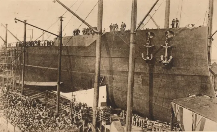 Framed Print : Launch of the battleship HMS `Queen Elizabeth`, 16 October 1913 (1935) Framed Print : Launch of the battleship HMS `Queen Elizabeth`, 16 October 1913 (1935)