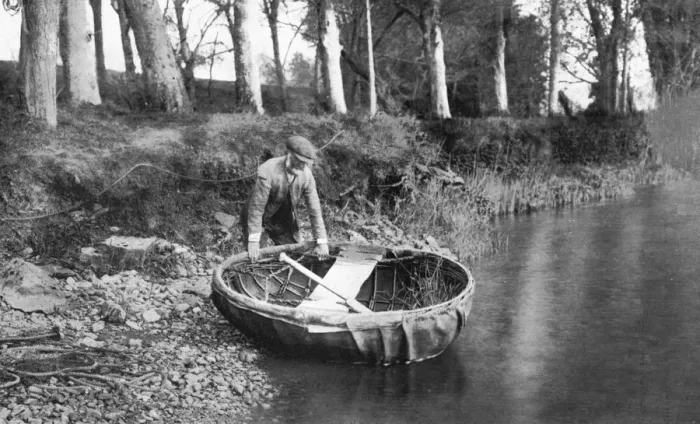 Framed Print : Launching a coracle on the River Boyne, County Meath, Ireland, 1924-1926. Artist: WA Green Framed Print : Launching a coracle on the River Boyne, County Meath, Ireland, 1924-1926. Artist: WA Green
