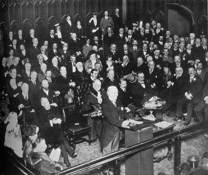 Framed Print : The launching of the War Loan, 1915 Framed Print : The launching of the War Loan, 1915