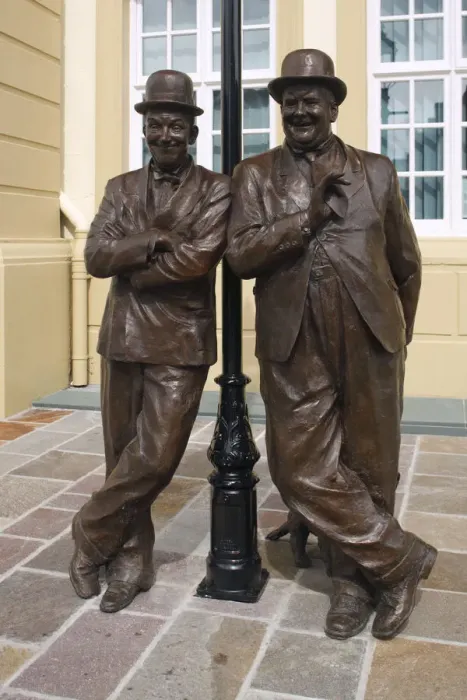 Framed Print : Laurel and Hardy statue, Coronation Hall, Ulverston, Cumbria, 2009 Framed Print : Laurel and Hardy statue, Coronation Hall, Ulverston, Cumbria, 2009