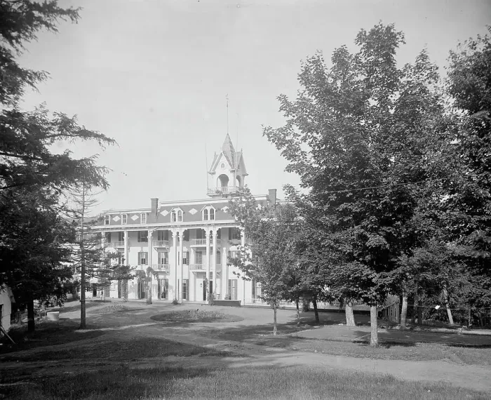 Framed Print : Laurel House, Catskill Mountains, N.Y. between 1900 and 1906. Creator: Unknown Framed Print : Laurel House, Catskill Mountains, N.Y. between 1900 and 1906. Creator: Unknown
