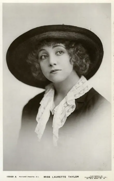 Framed Print : Laurette Taylor, American actress, c1905-c1919(?). Artist: Foulsham and Banfield Framed Print : Laurette Taylor, American actress, c1905-c1919(?). Artist: Foulsham and Banfield